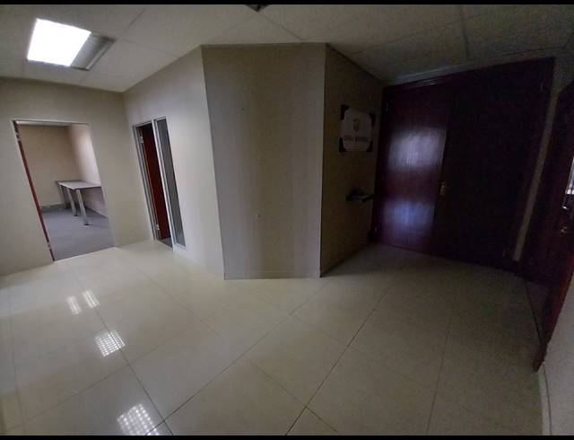136M² OFFICE TO LET IN BRYANSTON